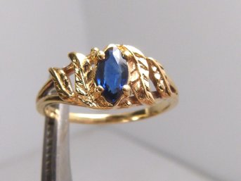 Beautiful 10K Yellow Gold Marquis Cut Sapphire Ring