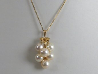 Beautiful 18K Yellow Gold & 6 Pearl Grape Cluster Pendant With Chain