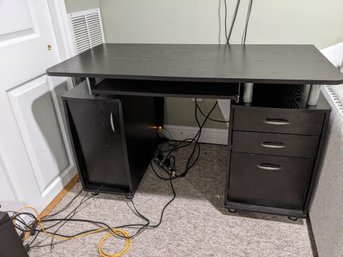 Black Modern Desk In Very Good Condition