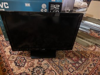 JVC LT-32DM22  32' LCD TV With Built In Dvd Player