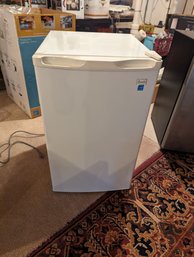 Avanti Refrigerator 4.0 Cu Ft