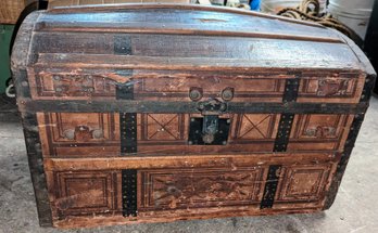 Antique Early 20th Century Steamer Trunk