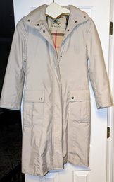 Burberry London Trench Coat Size 8R (NO HOOD)