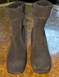 La Canadienne Ladies Brown Boots, Waterproof Ankle Boots Size 6.5