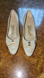 Ferragamo Leather Low Heel Vara Plate Pump With Bow - Size 6