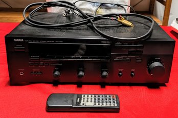 Yamaha RX-V390 Pro Logic Dolby Surround Receiver & Remote Control
