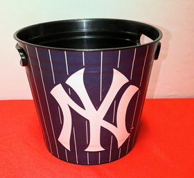 NY Yankees Plastic Ice Bucket