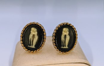 Vintage Porcelain Carved 'The Kiss' Cufflinks