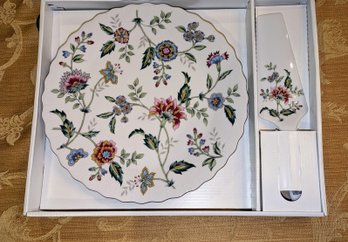 Andrea Sadek, Buckingham Pattern, Cake Plate & Server Set