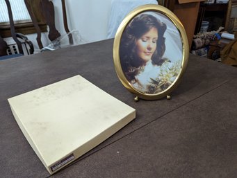 New In Box Vintage Brass 8x10 Oval Picture Frame
