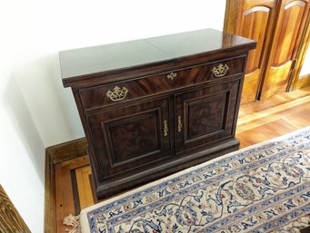Drexel Heritage Server The 18th Century Classic Style