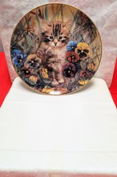 1996 Collectors Plate By Wolfgang Kaiser, Germany. A Kitten's Garden Of Joy Collection. 'Minka Gut Getarnt'