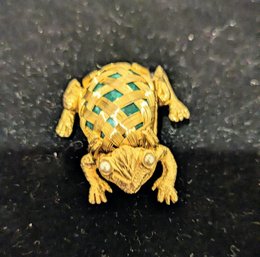 Goldtone Frog With Jade Body & Pearl Eyes Brooch