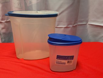 Set Of 2 Plastic Storage Containers (Rubbermaid & Fresh N Seal)