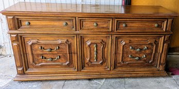 Vintage Thomasville 9 Drawer Dresser