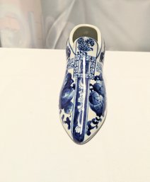 Blue & White Porcelain Shoe Figurine