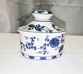 Vintage Vienna Wood Blue & White Lidded Trinket Box