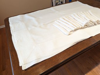 #7. Linen Table Cloth And 15 Napkins