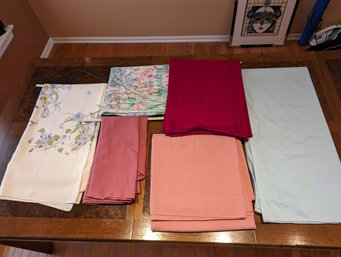 #10 Collection Of 6 Table Cloths Of Various Sizes And Styles