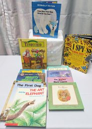 Book Lot # 7 - (11) Various Kids Books