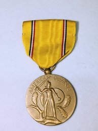 Vintage WWII American Defense Service Medal 1 Of 2)