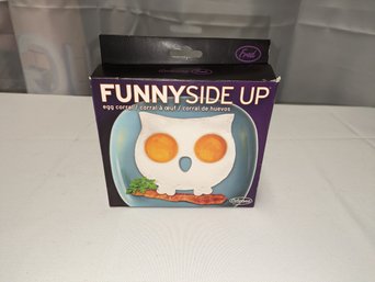 Funny Side Up Silicone Egg Corral