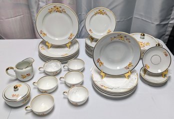 Hutschenreuther Gelb, Bavaria Germany US Zone China Set  Service For 6, (1) Covered Vegetable Dish