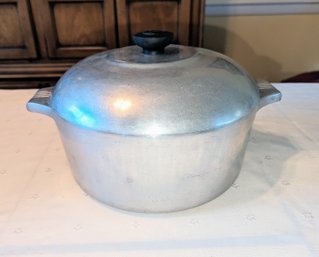 Vintage Wagner Ware 5 Qt. Covered Dutch Oven - Magnalite Sydney  0 #4248P