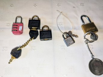 Set Of 4 Small Locks With Keys (1) With Combination Lock