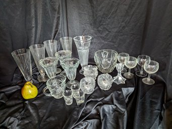 Grouping Of 21 Pieces Of Glass