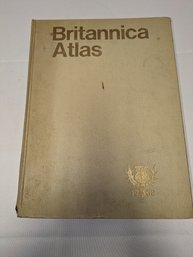 1969-1970  Vintage Britannica Atlas