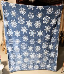 Polyester Snowflake Design Throw Blanket