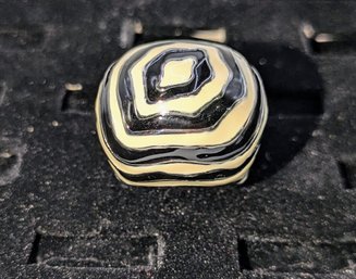 Vintage Large Black & White Zebra Design Enamel Ring - Size 8