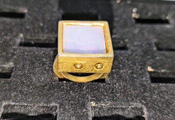 Vintage 1950s Gold Tone & Mother Of Pearl Ring