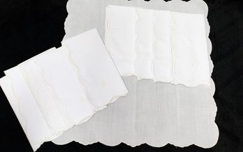 Set Of 9 Vintage White Scallop Edge Napkins With Embroidered Flower Design