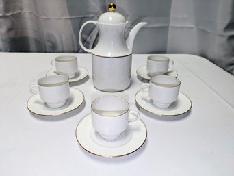 Kaiser W. Germany Fine Porcelain 5 Cup & Saucer Demitasse Set With Matching Coffee Pot