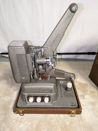 Vintage 1940's Revere S16 - 16MM Sound Movie Film Projector