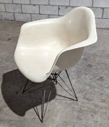 Mid-Century Off White Fiberglass Shell Chair