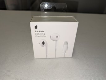 Apple Ear Pods Lightening Connector - Brand New In The Box - 1 Of 2