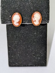 Vintage Van Dell Cameo 14GF Screw Back Earrings