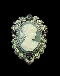 Vintage Green Cameo Brooch/Pin