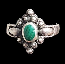 Gorgeous Vintage Sterling Silver Green Stone Ring