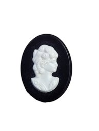 Vintage Onyx Color Cameo Brooch/Pin