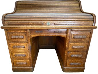 Antique Roll Top Desk 50' X 34' X 50'