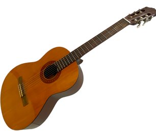 Yamaha C-40 Acoustic Guitar