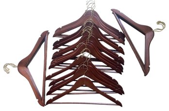 25 Quality Wood Hangers (B)