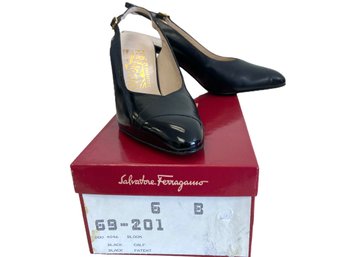 Salvatore Ferragamo Leather Pump Size 6 (L)