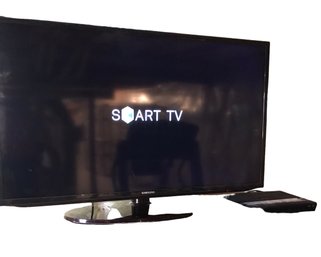 SAMSUNG  Smart TV And Blue Ray/ DVD Player