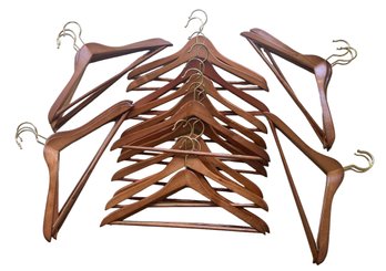 25 Quality Wood Hangers (F)