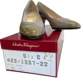 Salvatore Ferragamo Leather Pump Size 5.5 (O)